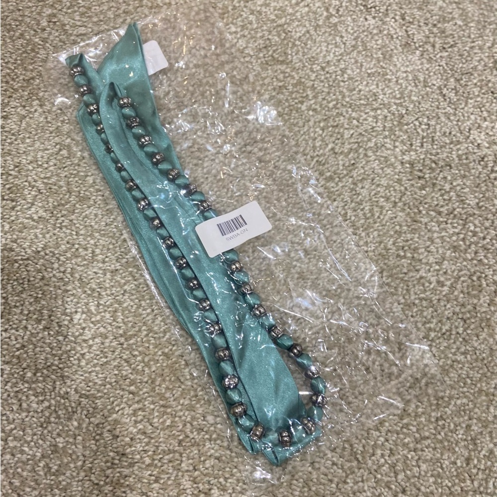 NWT Satin belt scarf necklace metal ring braided in light green one size - Picture 6 of 7